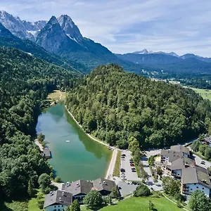 https://riessersee-hotel-resort.com-bavaria.com